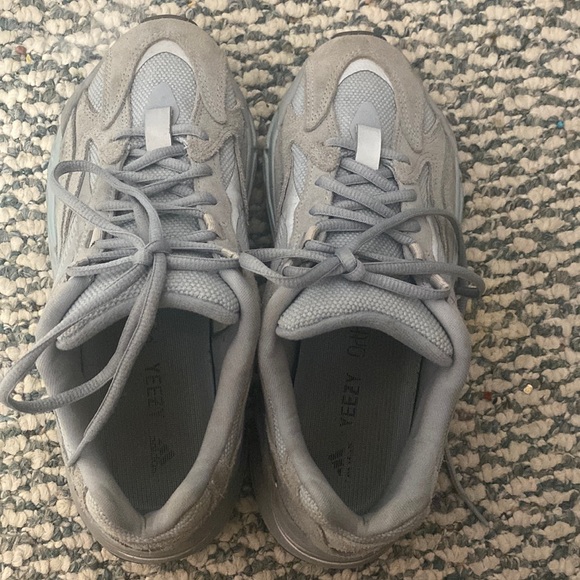 yeezy boost 700 v2 'hospital blue'